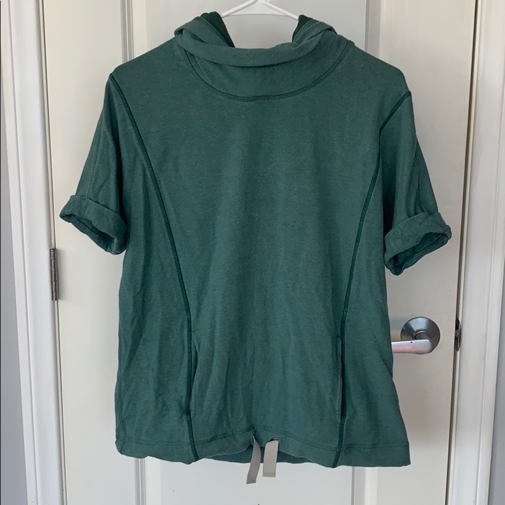 Lululemon hooded sweatshirt tee